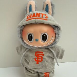 Labubu SF Giants 2pc warmups, baseball-inspired NEW